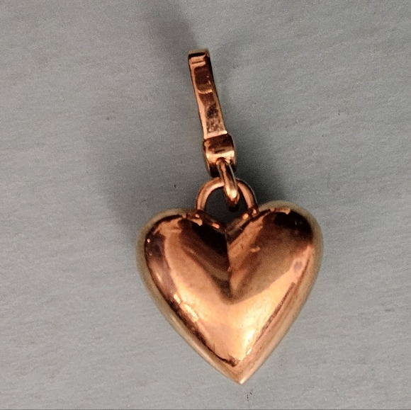 Juicy Couture Large Big Gold 3D Solid Puffy Banner Heart Charm Love 4 Bracelet - Picture 8 of 9